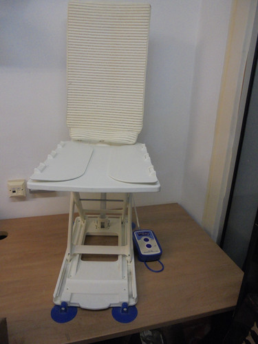 Aquajoy bath lift with - aquajoy,