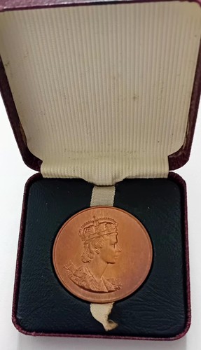 Superb elizabeth ii - superb!,
