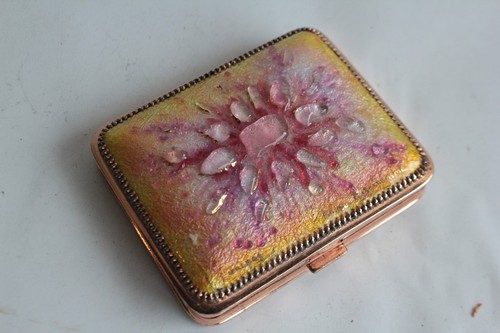 Limoges enamel powder - , compact