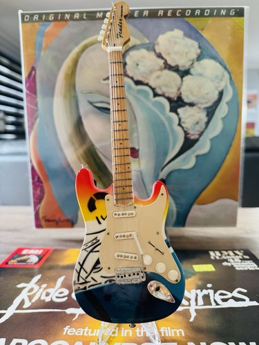 Miniature eric clapton fender - eric,
