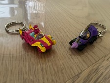Wacky Races Collectible Penelope Pitstop & Dick Dastardly Keyrings.