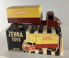ZEBRA TOYS ENGLAND BRITISH RAILWAYS SCAMMELL SCARAB 3 WHEELER WITH ITS BOX !!!