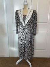 VTG Liz Roberts By Mary Ann