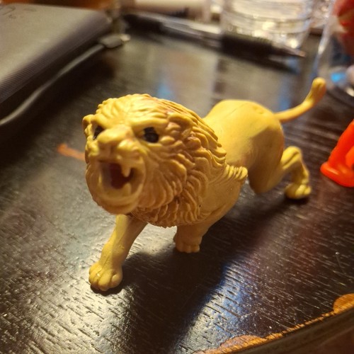 Vintage 1980 lion toy - vintage, 1980's
