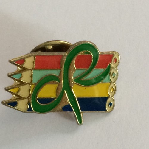 Macmillan pin badge green - macmillan,