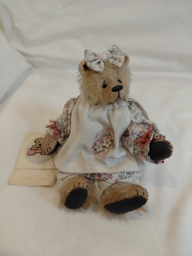 Vintage artisan lilian trig - artisan,