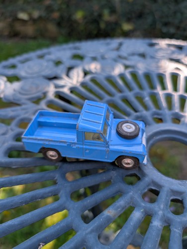 Corgi toys land - corgi, rover