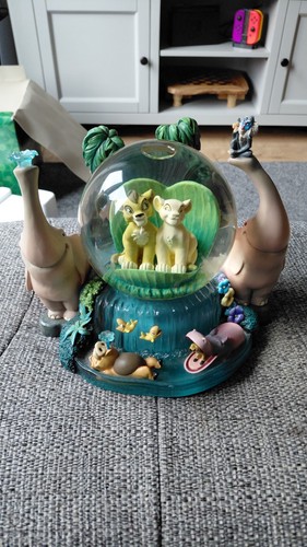 Rare snowglobe disney lion - rare,