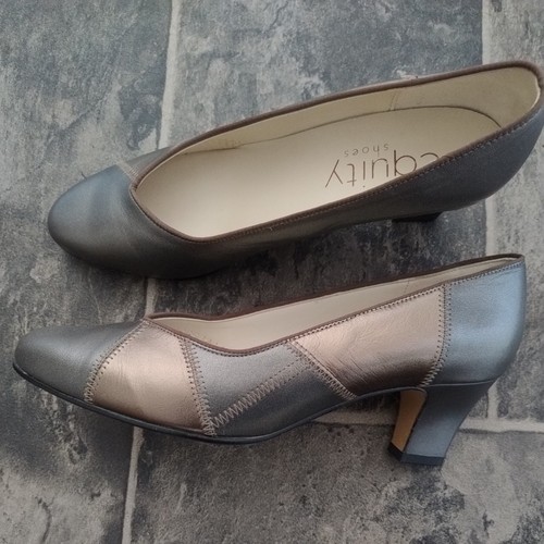 Reduced sale price ladies - -,