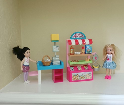 Barbie doll chelsea - barbie,