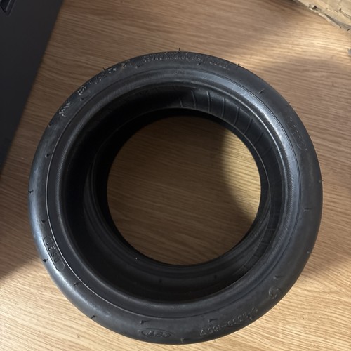 2 solid rubber - 8½,