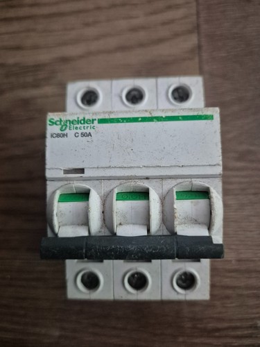Schneider acti9 ic60h c50a - acti9, 3p