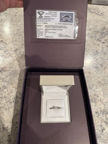 18ct white gold solitaire - 18ct,