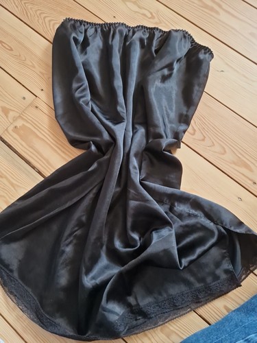 Black slip marks - black,