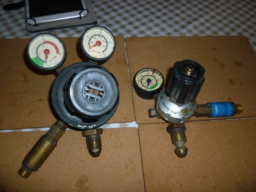Oxygen and acetylene gauges - acetylene,