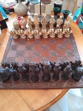 Berkeley. Elizabethan Red-Ivory Chess set With red chess board.
