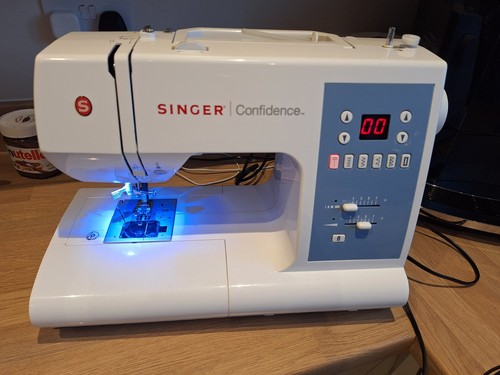 Singer computerised sewing - singer,