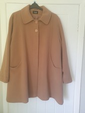 Classic  camel coat 18/20