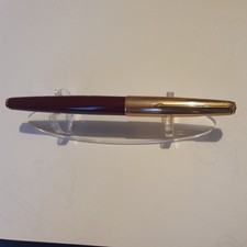 Vintage Maroon Parker 65 Custom ,rolled Gold Cap . 14k M nib Fountain Pen