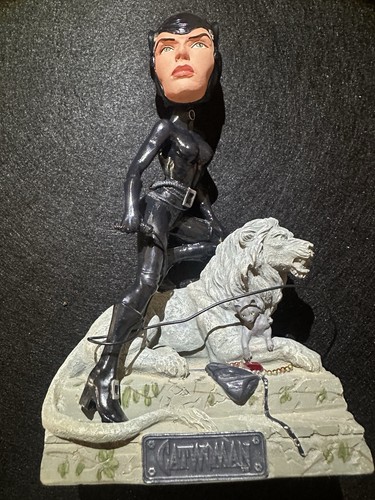 Comics catwoman gotham - gotham, zoo