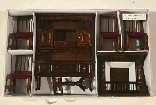 Dollhouse dining room set - dollhouse, lot