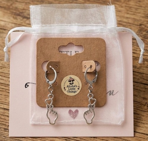 Hand holding heart - holding, dangle