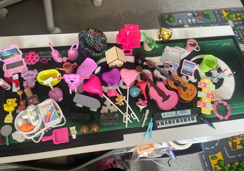 Dolls house accessories job - dolls,