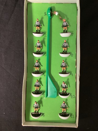 Subbuteo football table - football/table, soccer