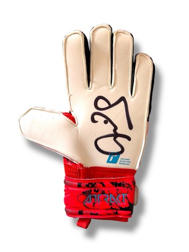 Peter schmeichel signed glove - signed,