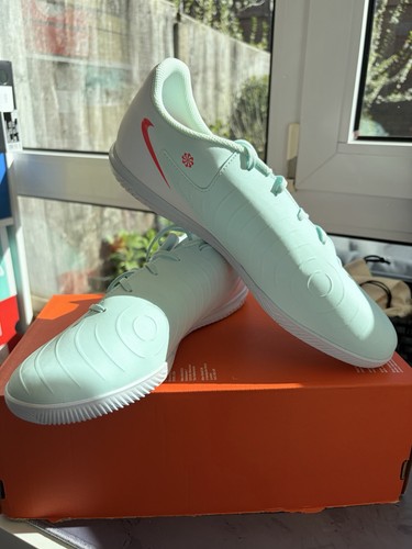 Nike mens indoor football