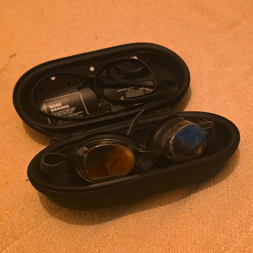 Form adult swimming goggles - form, in