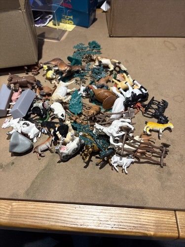 Plastic farm animals aaa - plastic,