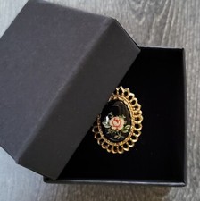Vintage CAMEO PIN BROOCH in a