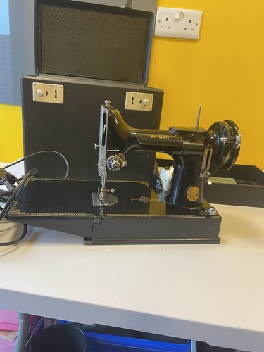 Antique 1952 singer - 1952, sewing