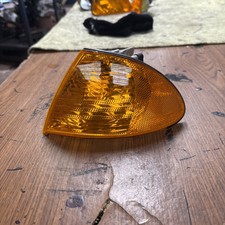 BMW E46 passenger side turn signal (1 315 106 140)