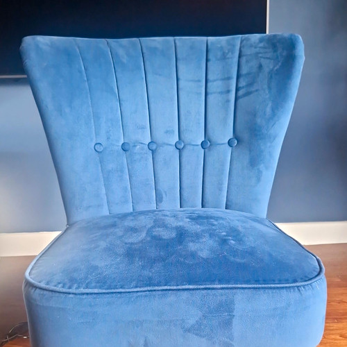 Blue velvet upholstered - blue,
