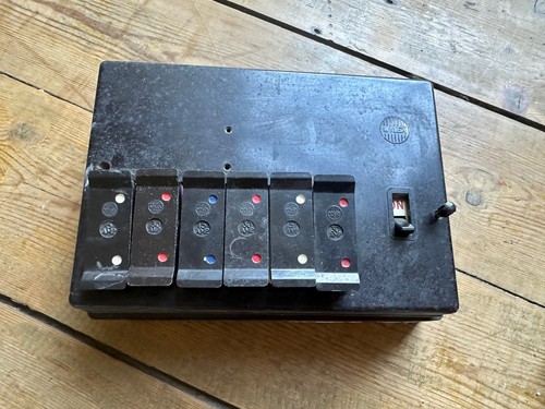 Wylex bakelite consumer unit - bakelite,