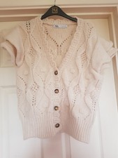 Zara chunky knit cardigan with ruffled short sleeves. Light Beige colour. Size M
