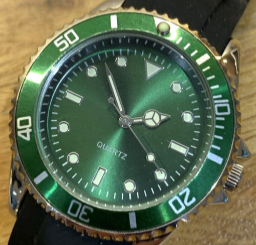 Green sterile dial divers