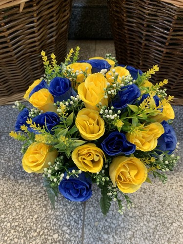 Yellow blue artificial grave - blue,