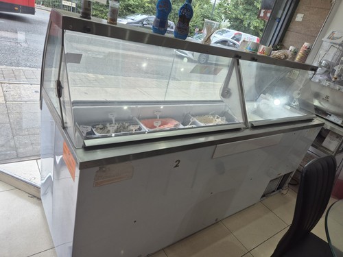 Ice cream display freezer - cream,