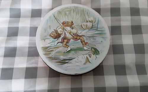 Vintage small round - vintage, empty