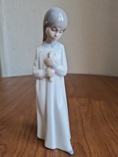 Nao by Lladro Figurine "Girl