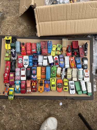 Hot wheels matchbox ertl corgi - hot,