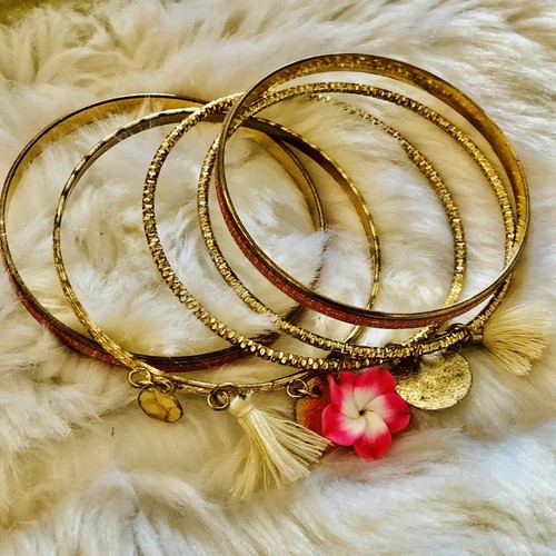 Lovely set gold tone - gold,
