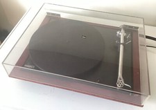Rega Planar 25 turntable with  Dynavector cartridge, good condition.