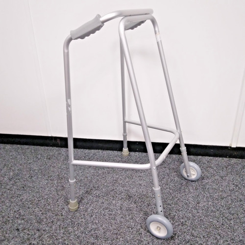 Lightweight aluminium wheeled - aluminium,