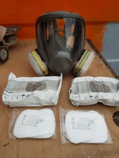 3M 6800 Full Face Respirator c/w spare filters