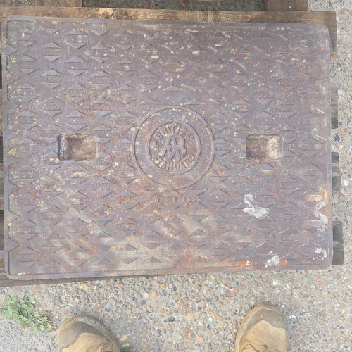 Cast iron manhole cover 661mm - iron,