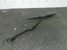 (145) 2003 TOYOTA RAV 4 MK2. WIPER ARM